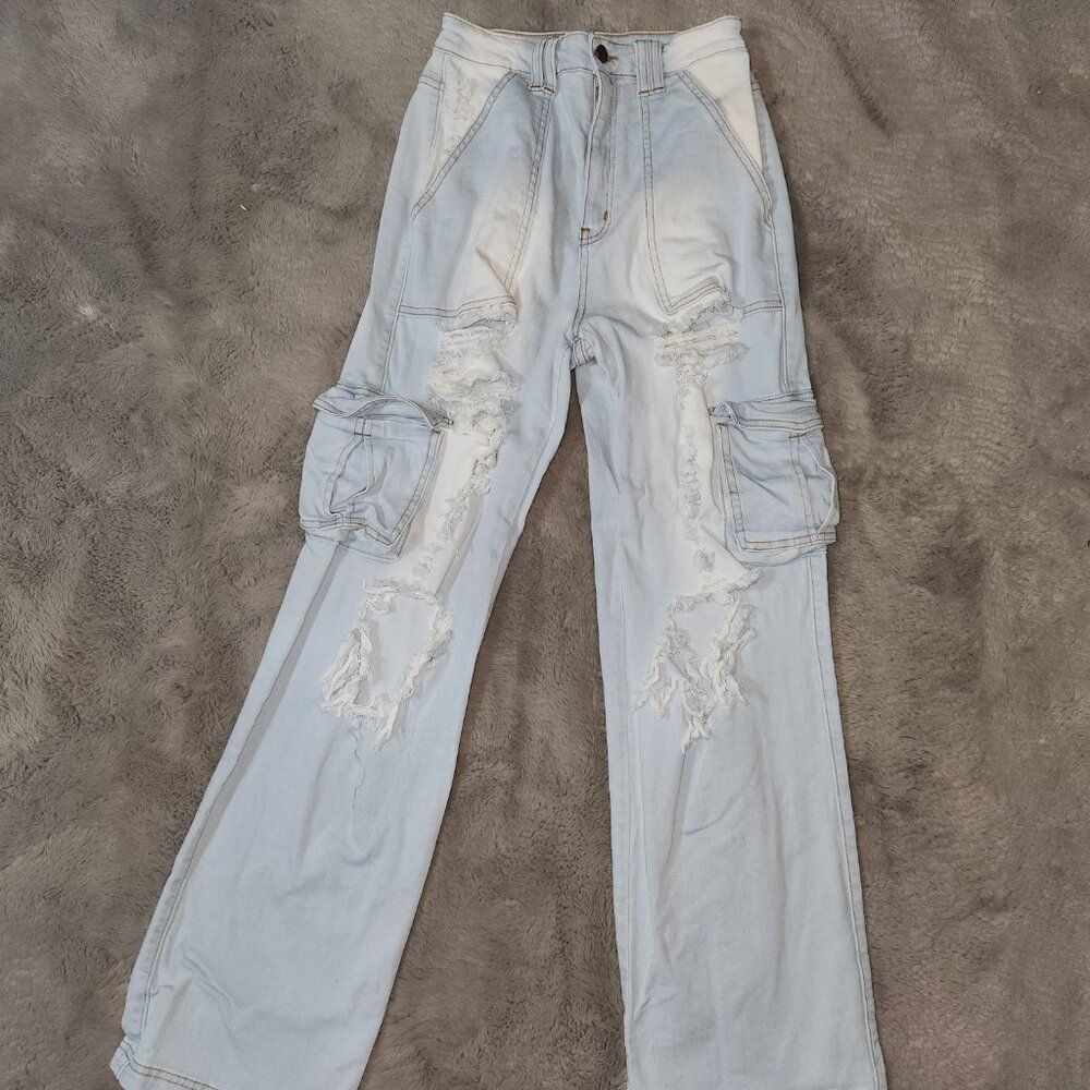 Akira High Rise Distressed Cargo Jeans Size 5 - Picture 8 of 8